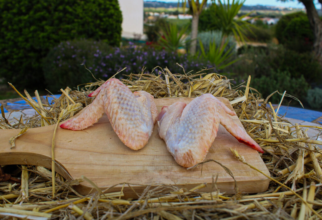 Ailes de poulet fermier provenant de Maraussan à côté de Béziers